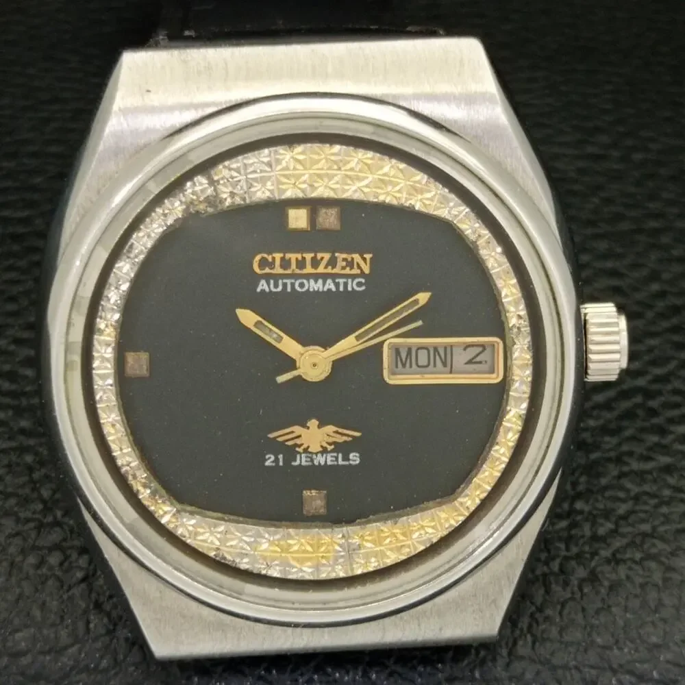 Vintage 1976 Citizen Automatic Mens Silver Watch W/daydate & Gold accents